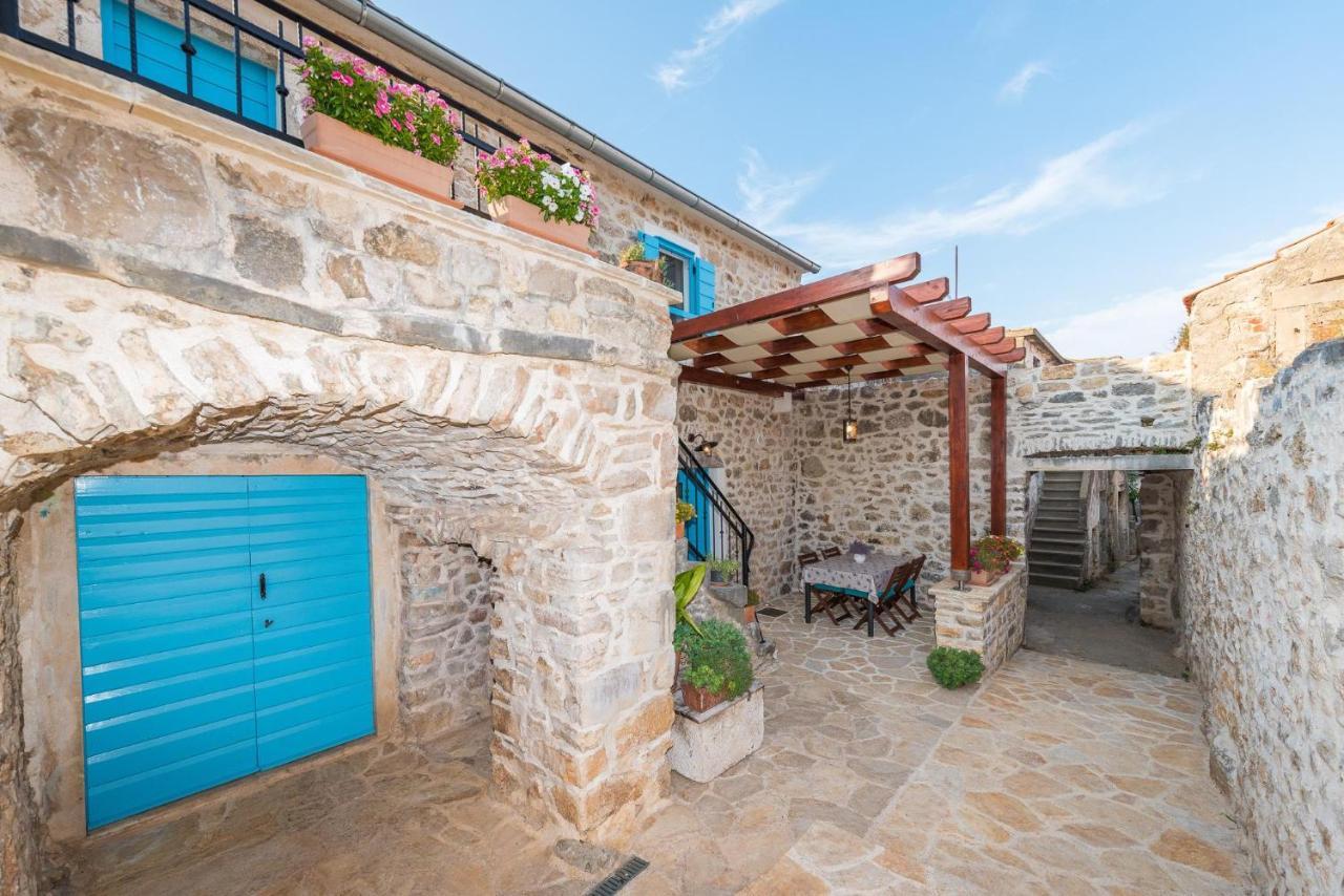 Holiday Home Lipa Nasa Neviđane Εξωτερικό φωτογραφία