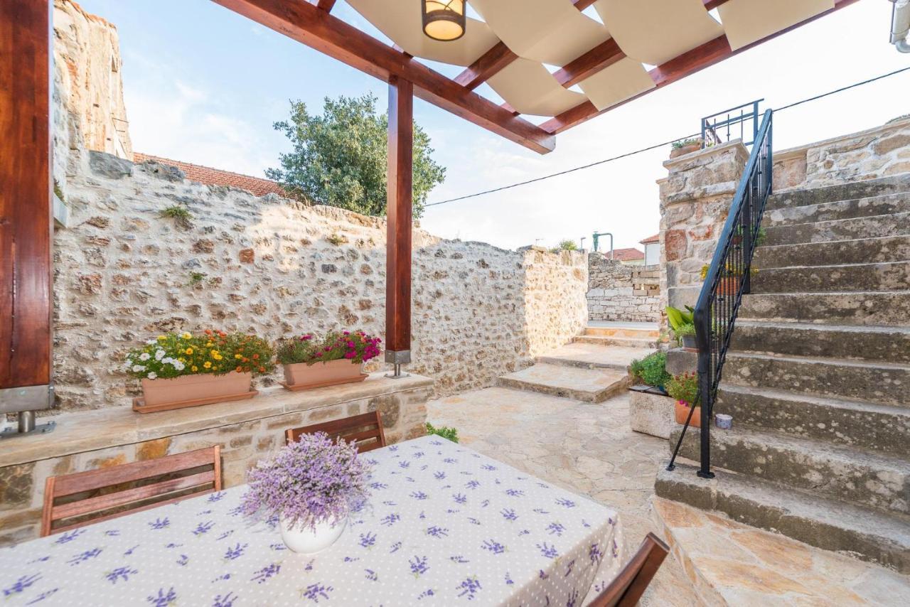 Holiday Home Lipa Nasa Neviđane Εξωτερικό φωτογραφία