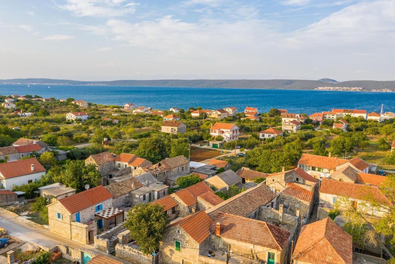 Holiday Home Lipa Nasa Neviđane Εξωτερικό φωτογραφία