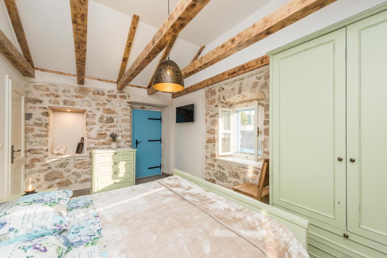 Holiday Home Lipa Nasa Neviđane Εξωτερικό φωτογραφία