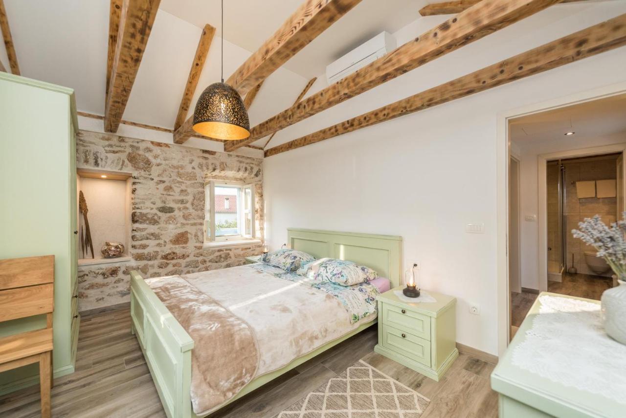 Holiday Home Lipa Nasa Neviđane Εξωτερικό φωτογραφία