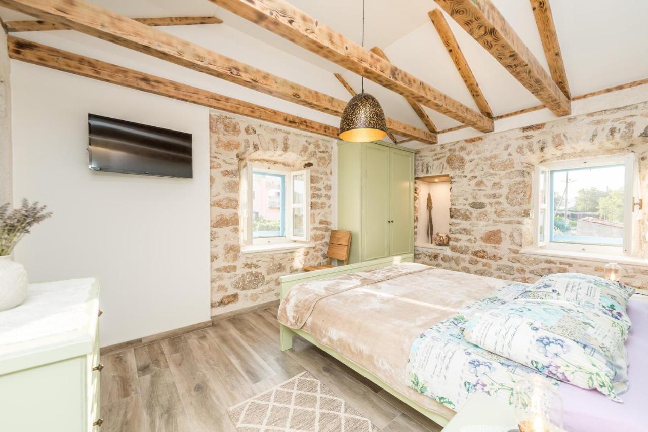 Holiday Home Lipa Nasa Neviđane Εξωτερικό φωτογραφία