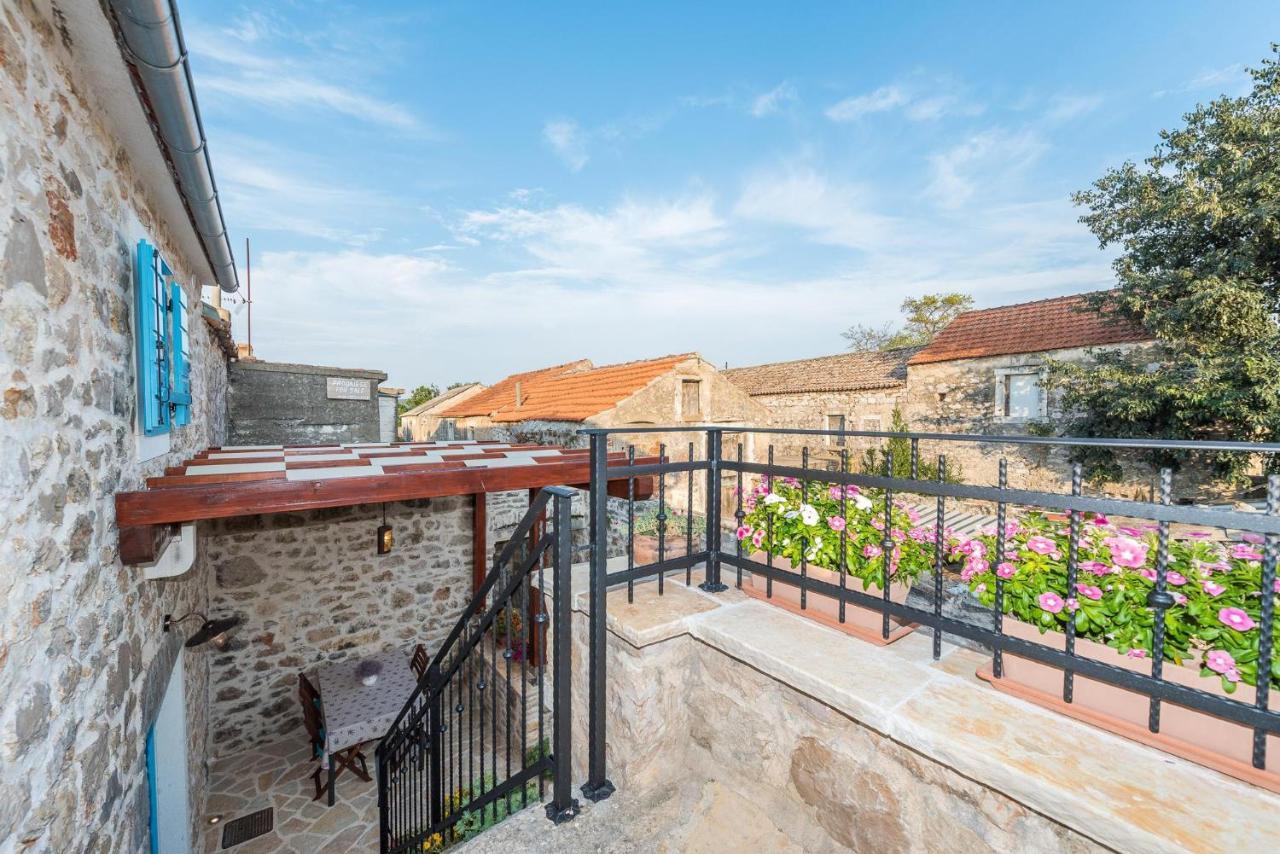 Holiday Home Lipa Nasa Neviđane Εξωτερικό φωτογραφία